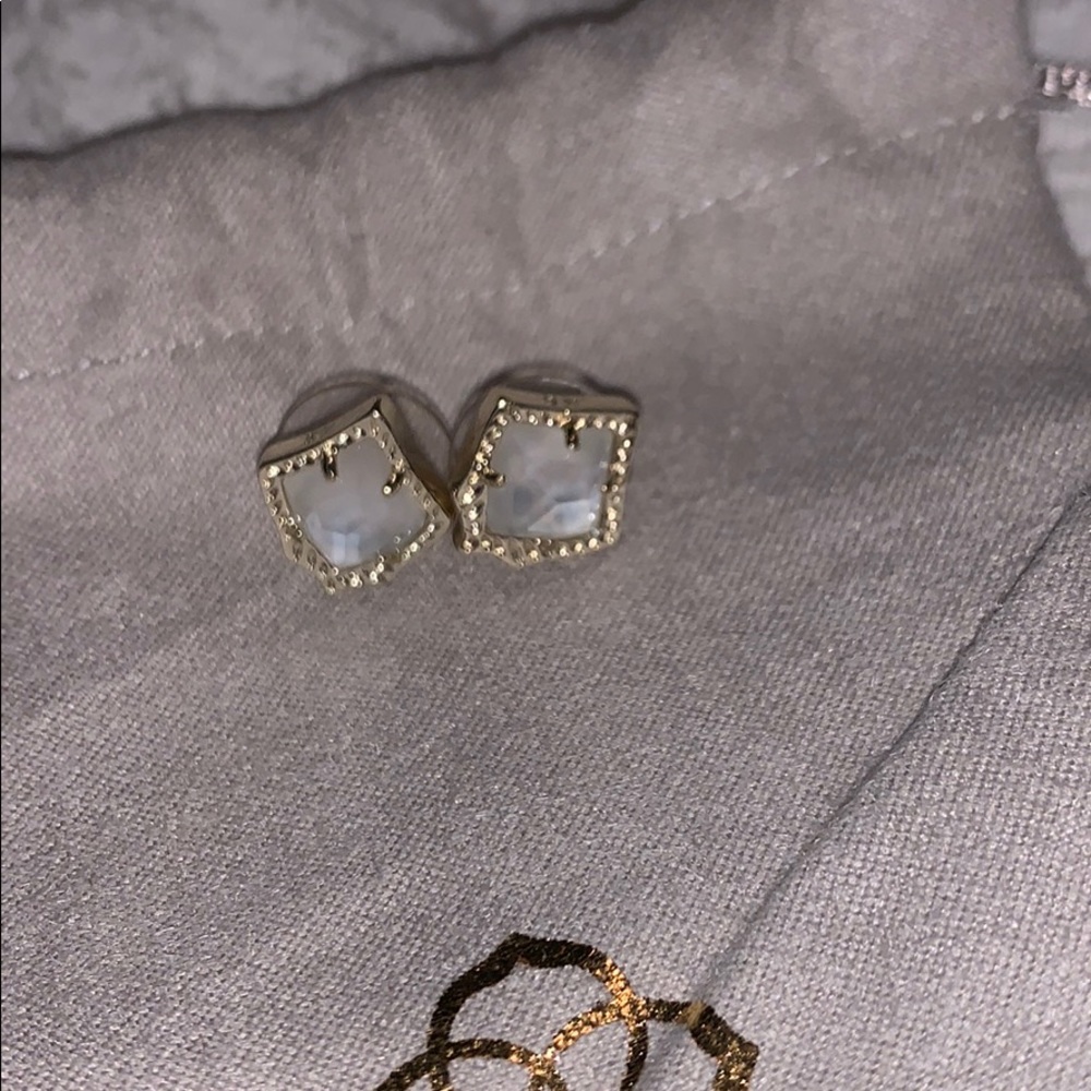 NWOT Kendra Scott Gold earrings with ivory stones!